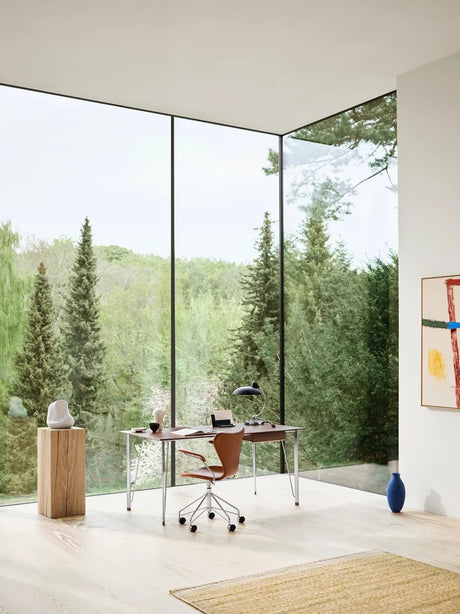 FH3605™ Skrivebord m. Skuffe af Arne Jacobsen - Sort ask - sort stel - Jacobsen Plus