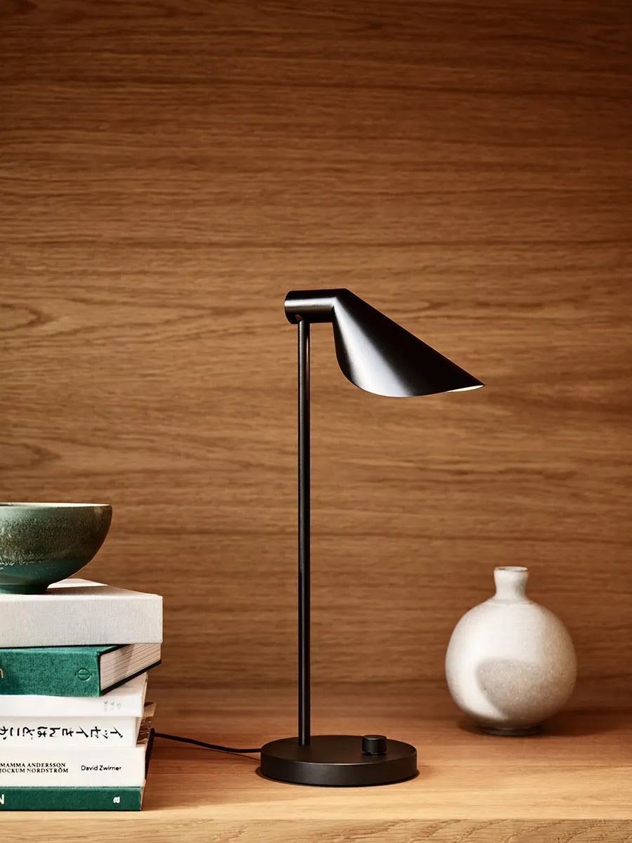 MS022 Bordlampe, sort PVD fra Fritz Hansen - 2 - Jacobsen Plus