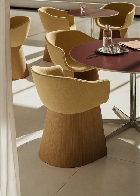 Fritz Hansen - Monolit spisebordsstol m. lave armlæn og finér base - Acca 0381 - Jacobsen Plus