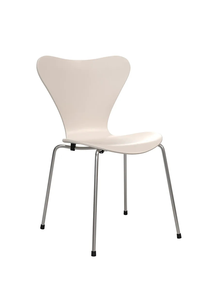 70th Anniversary Edition 3107 Spisebordsstol, 7:14 AM Beige af Arne Jacobsen