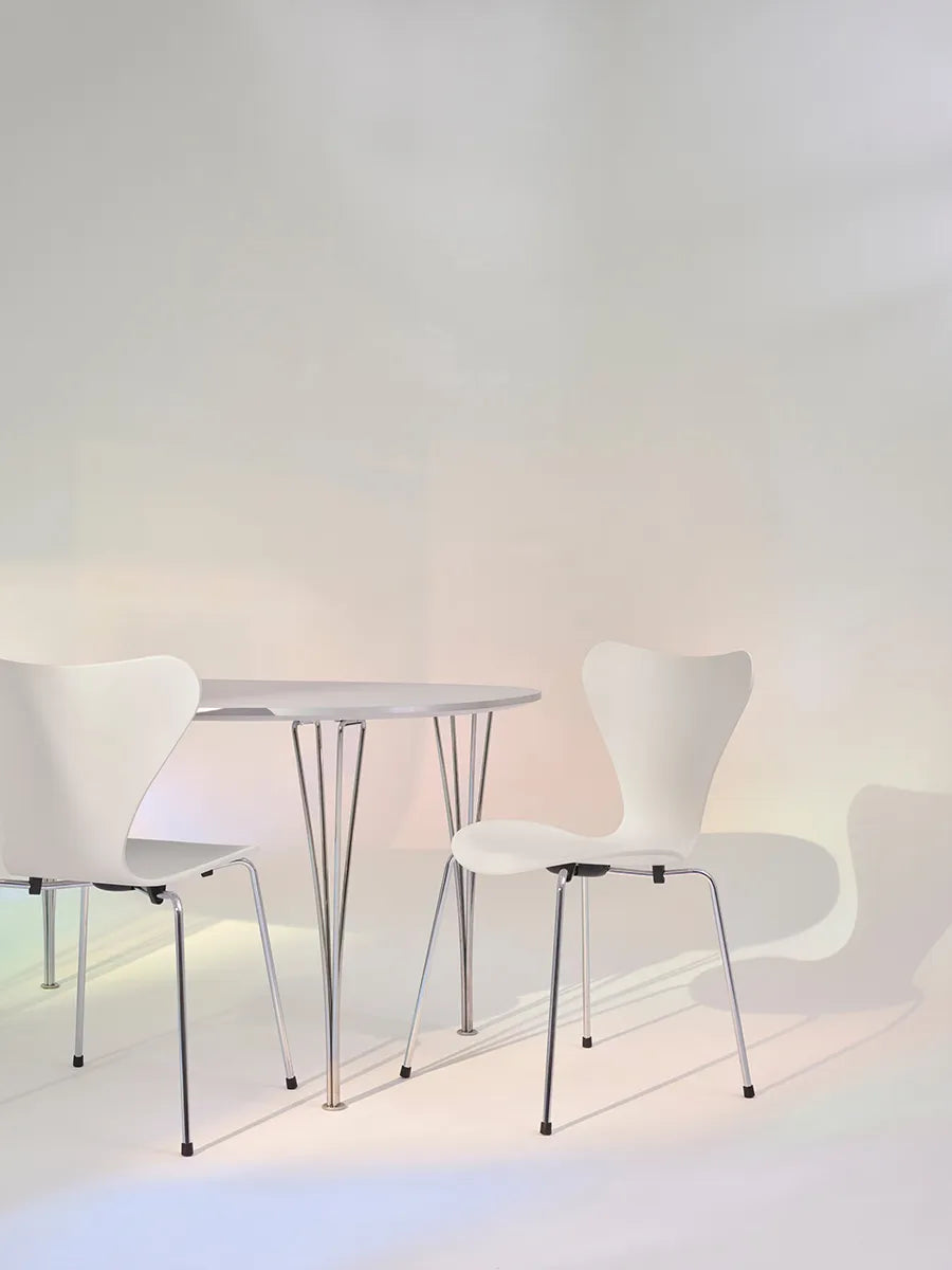 70th Anniversary Edition 3107 Spisebordsstol, 7:14 AM Beige af Arne Jacobsen - 2 - Jacobsen Plus