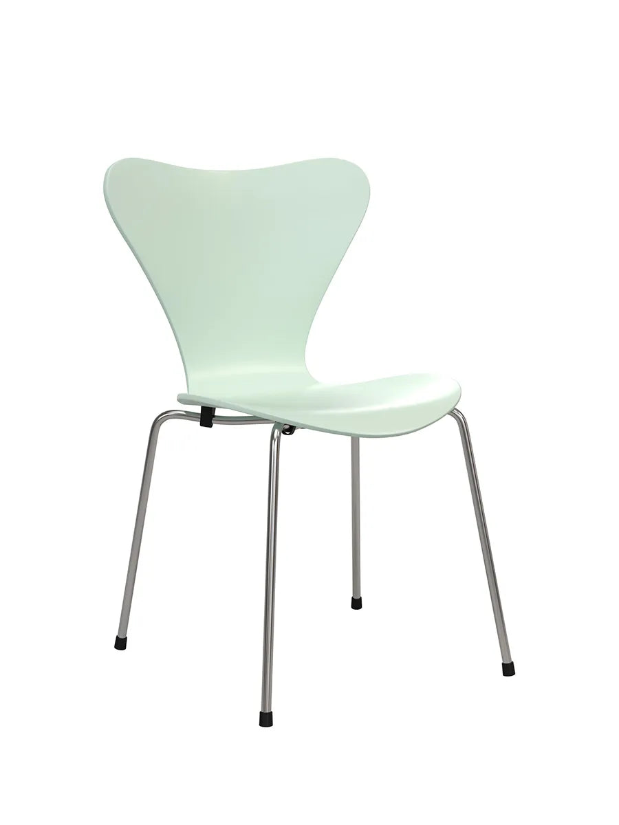 70th Anniversary Edition 3107 Spisebordsstol, 7:14 AM Green af Arne Jacobsen