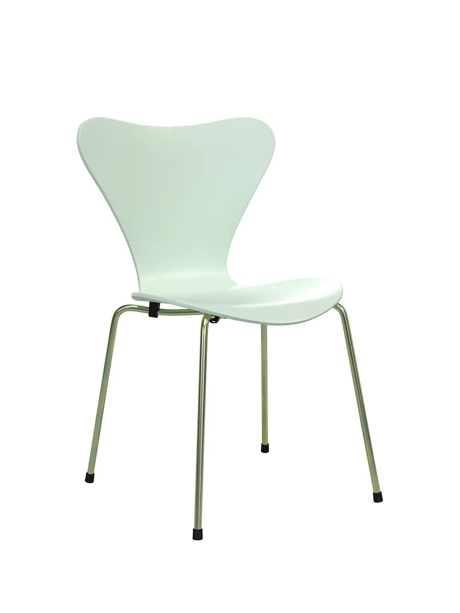 70th Anniversary Edition 3107 Spisebordsstol, 7:14 AM Green af Arne Jacobsen