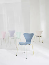 70th Anniversary Edition 3107 Spisebordsstol, 7:14 AM Beige af Arne Jacobsen - 4 - Jacobsen Plus
