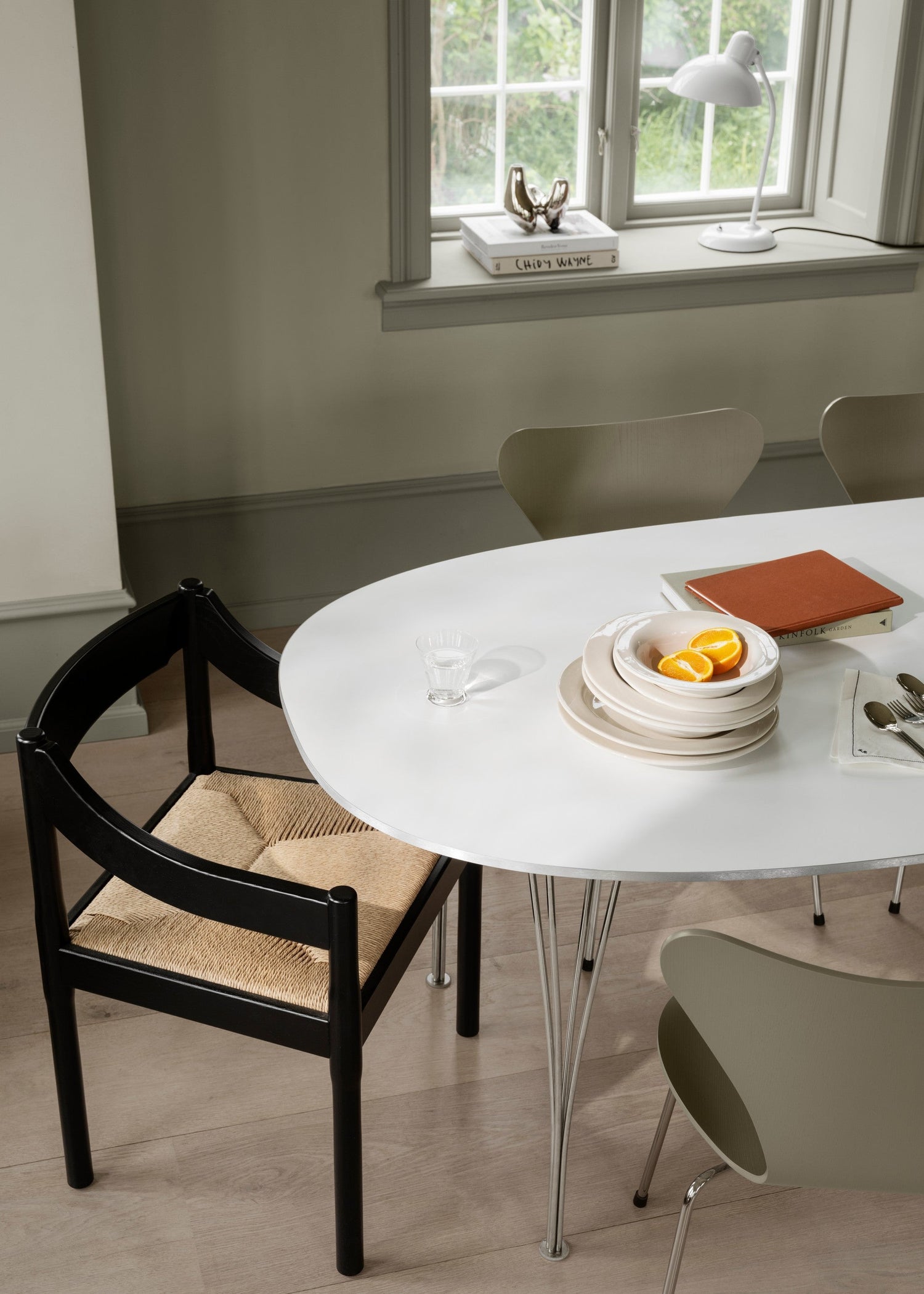 Carimate Stol, sort ask fra Fritz Hansen