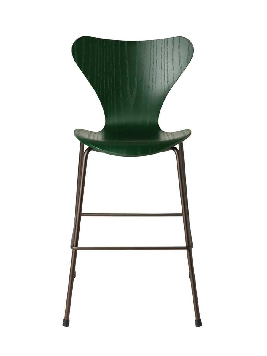 3177 Junior Højstol, farvet ask af Arne Jacobsen