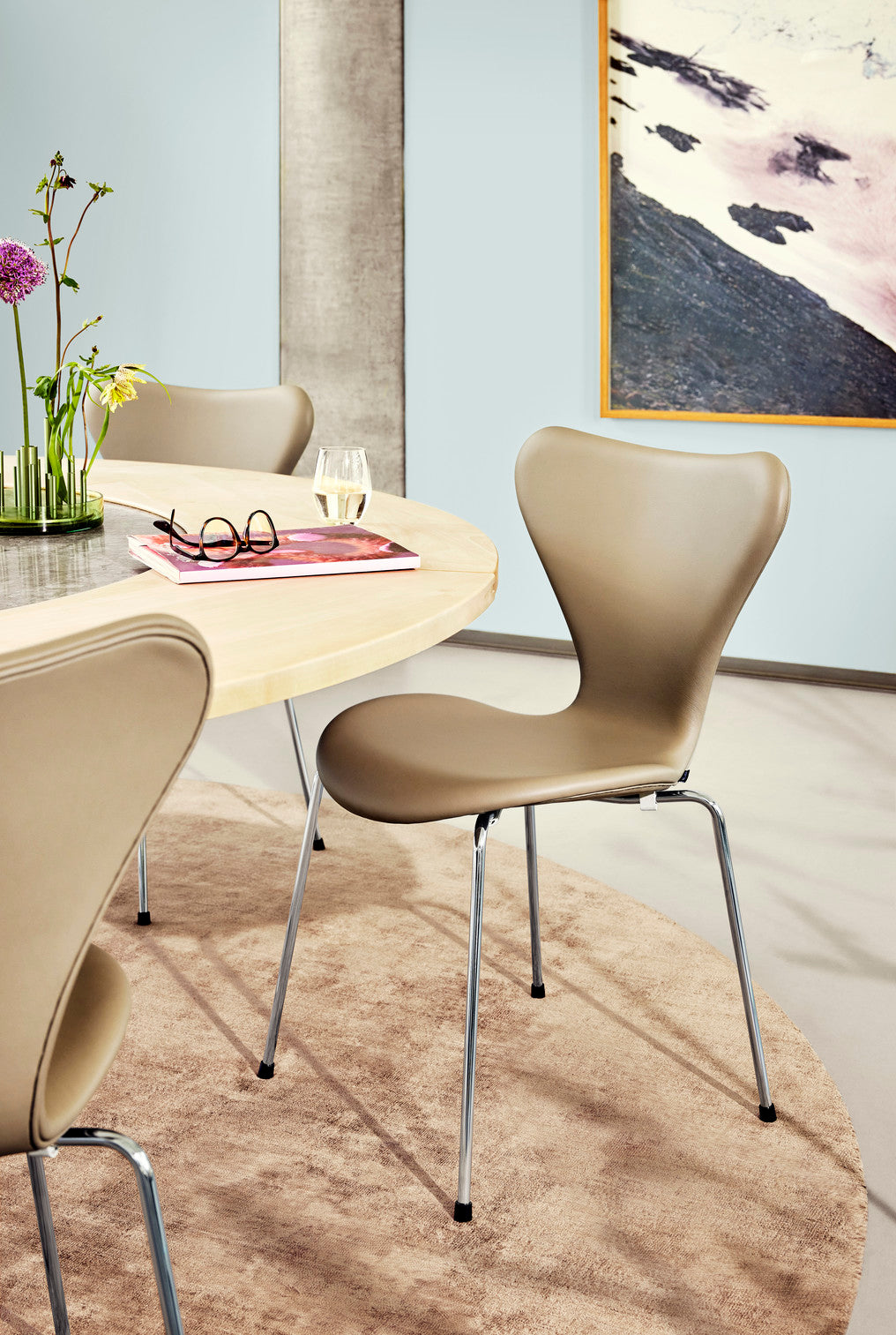 3107 Serie 7, fuldpolstret af Arne Jacobsen