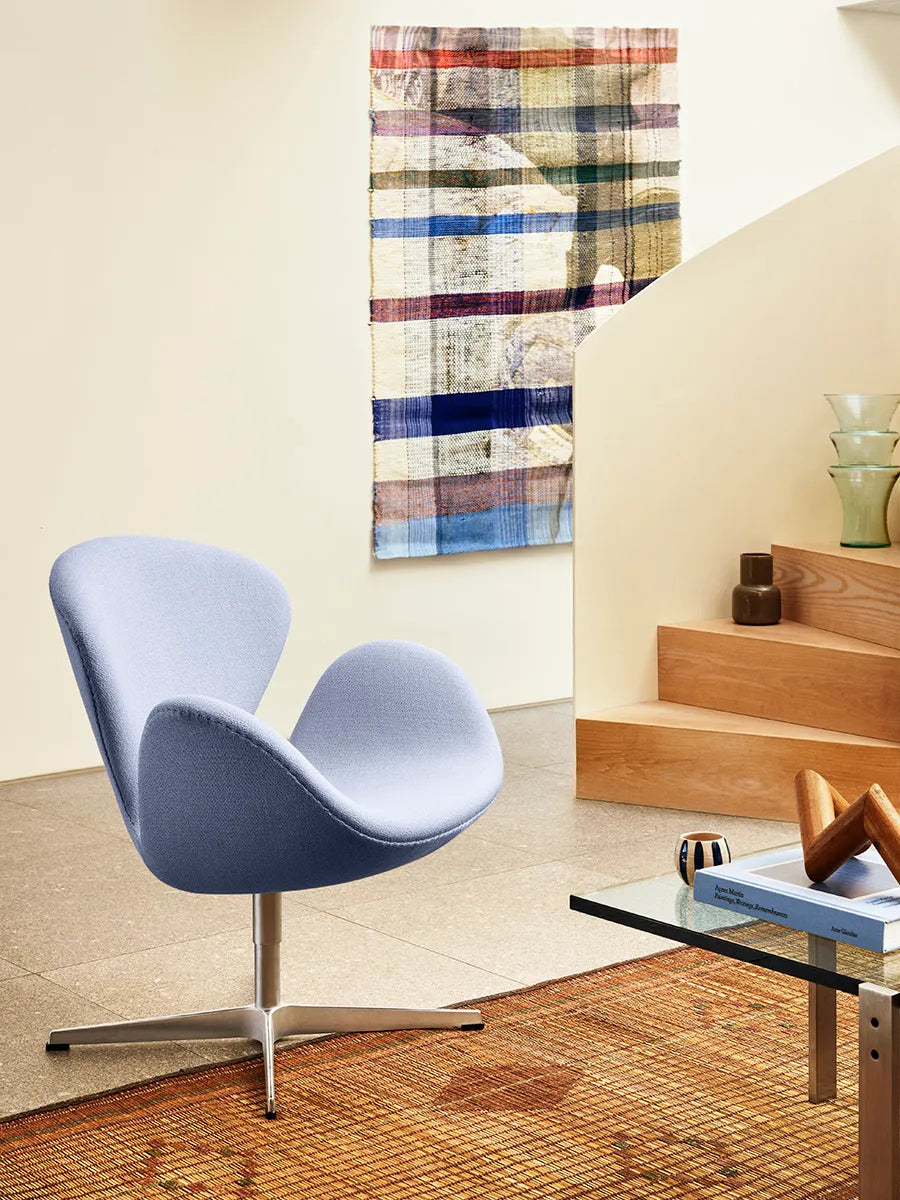 3320 Svanen i stof (prisgruppe 2) af Arne Jacobsen