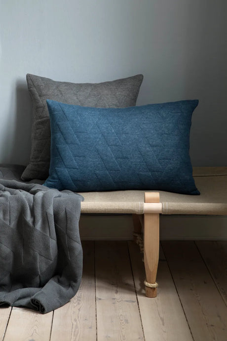 FJ Pattern Pude fra Architectmade - Blå / 50x50 - Jacobsen Plus