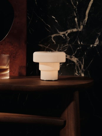 Ripple Portable Lamp White fra Ferm Living - 2 - Jacobsen Plus