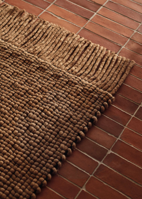 FermLiving Udo Rug gulvtæppe, Tan/Sort - 140 x 200 cm - Jacobsen Plus