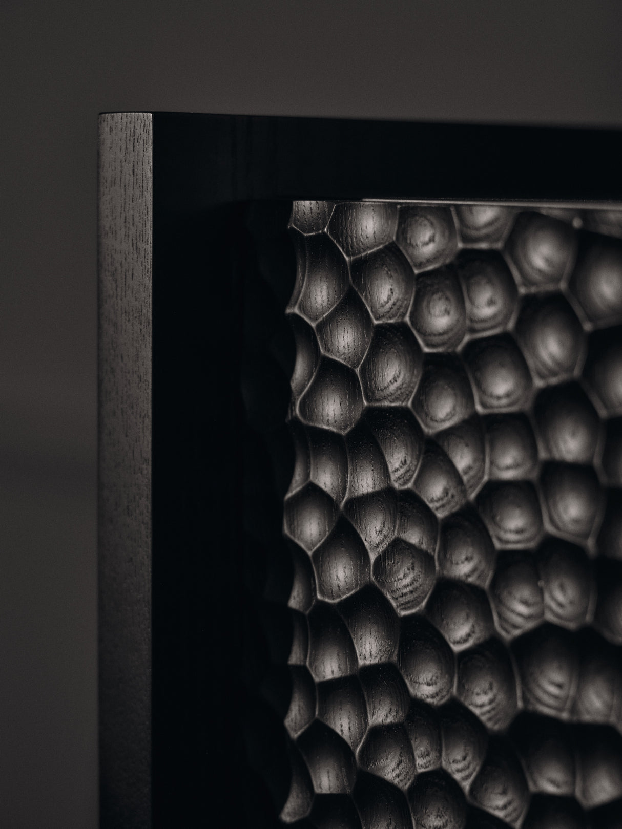 Scarni Pedestal Cabinet, Dark Stained Ash fra Ferm Living - 3 - Jacobsen Plus