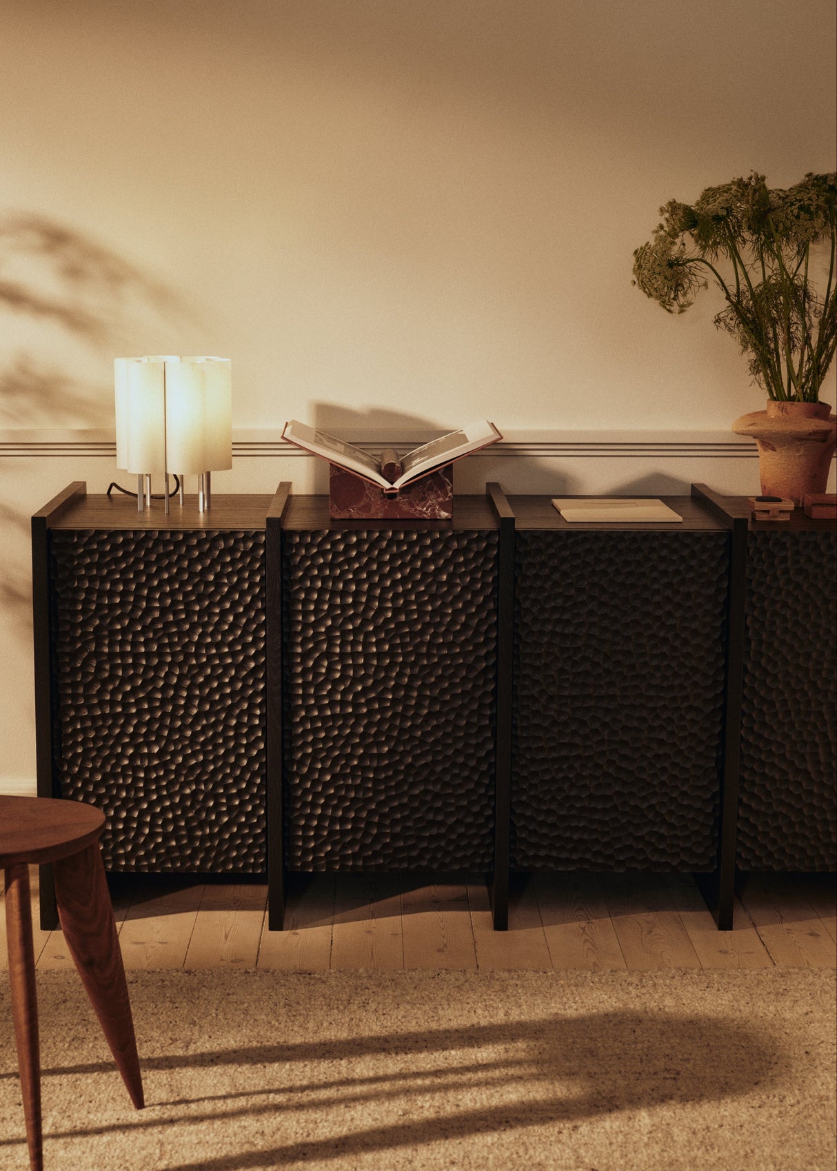 Scarni skænk, Dark Stained Ash fra Ferm Living - 2 - Jacobsen Plus