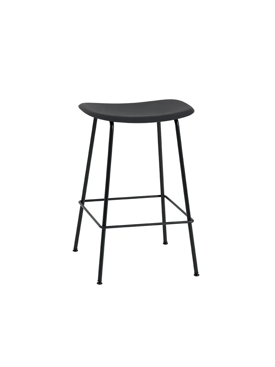 Fiber Counter stool fra Muuto - Lille / Black- black - Jacobsen Plus