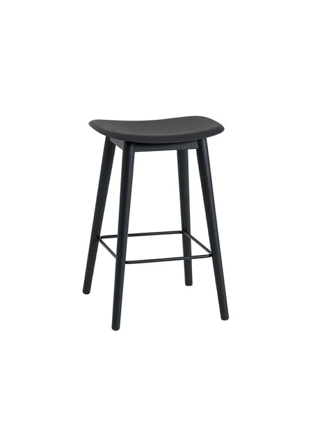 Fiber Bar Stool Wood fra Muuto - Lille / Black- black - Jacobsen Plus
