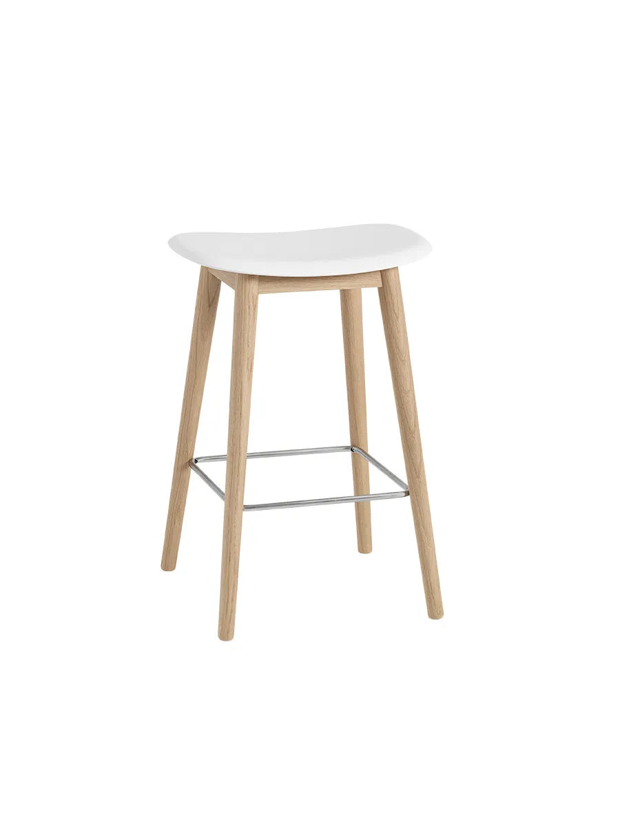 Fiber Bar Stool Wood fra Muuto - 1 - Jacobsen Plus