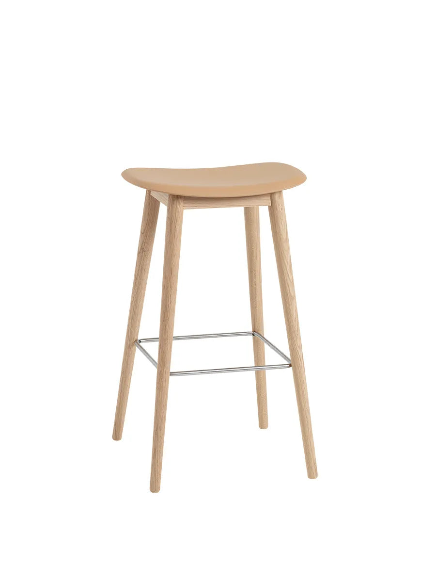 Fiber Bar Stool Wood fra Muuto - Stor / Ochre- oak base - Jacobsen Plus