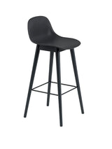 Fiber Bar Stool Wood w. back fra Muuto - Stor / Black- black - Jacobsen Plus