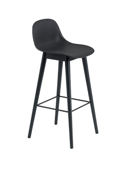 Fiber Bar Stool Wood w. back fra Muuto - Stor / Black- black - Jacobsen Plus
