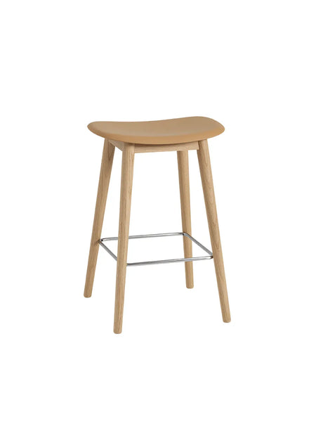 Fiber Bar Stool Wood fra Muuto - Lille / Ochre- oak base - Jacobsen Plus