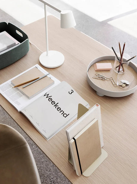 Tip Table Lamp fra Muuto - Black - Jacobsen Plus