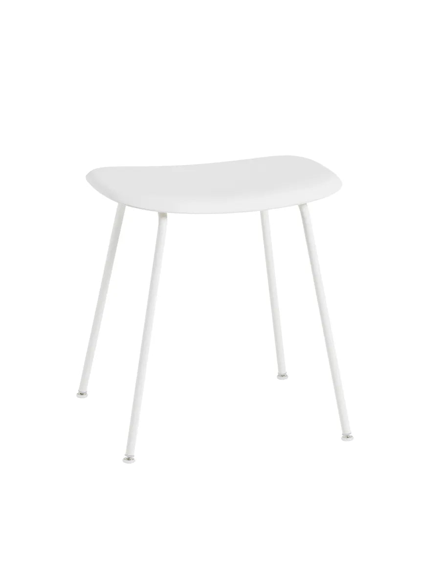 Fiber Stool Tube fra Muuto - Natural white- White base - Jacobsen Plus