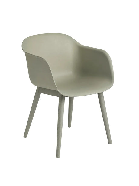 Fiber Armchair, wood fra Muuto - Dusty green- dusty green base - Jacobsen Plus