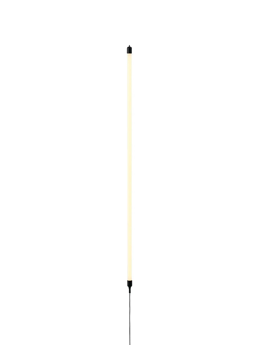 Fine Wall/Ceiling Lamp fra Muuto - 120 cm - Jacobsen Plus