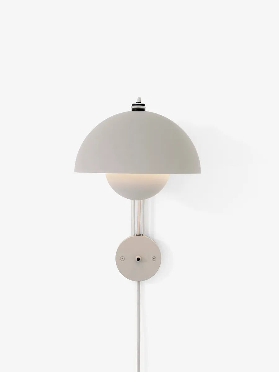 Flowerpot VP8 Væglampe af Verner Panton - Matt light grey / Med ledning - Jacobsen Plus