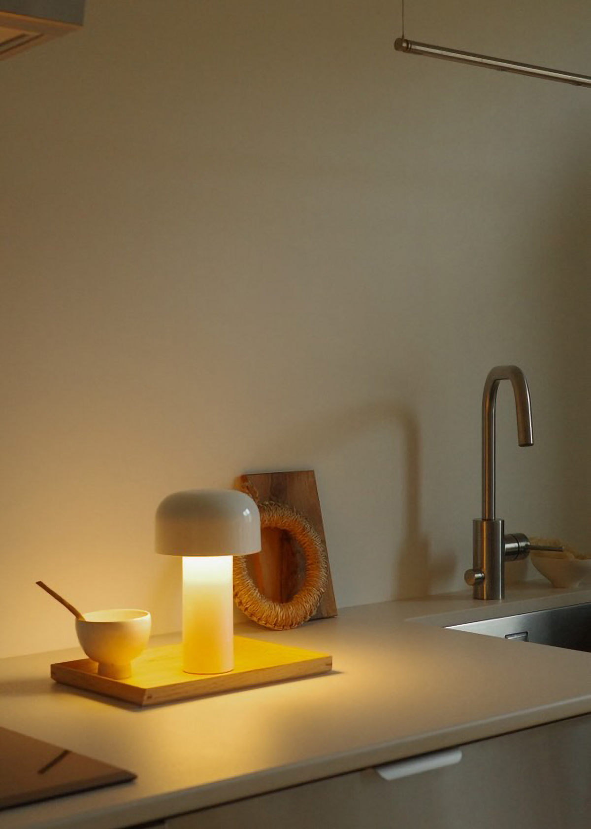 Bellhop portable bordlampe fra Flos - 1 - Jacobsen Plus