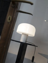 Bellhop Glass Table Lamp fra Flos - 14 - Jacobsen Plus
