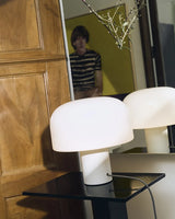 Bellhop Glass Table Lamp fra Flos - 6 - Jacobsen Plus