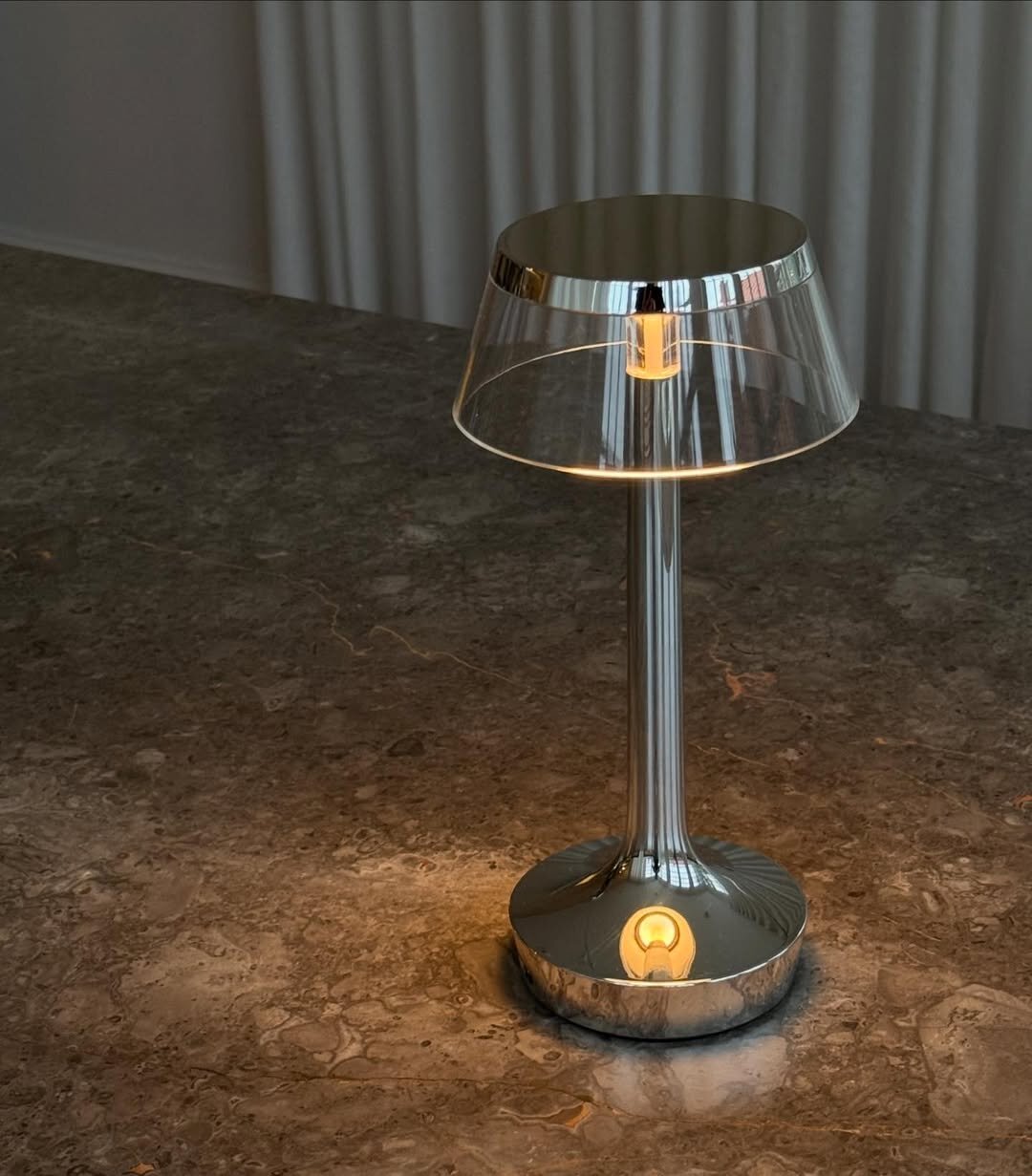 Bon Jour Unplugged – portable bordlampe fra FLOS - 2 - Jacobsen Plus
