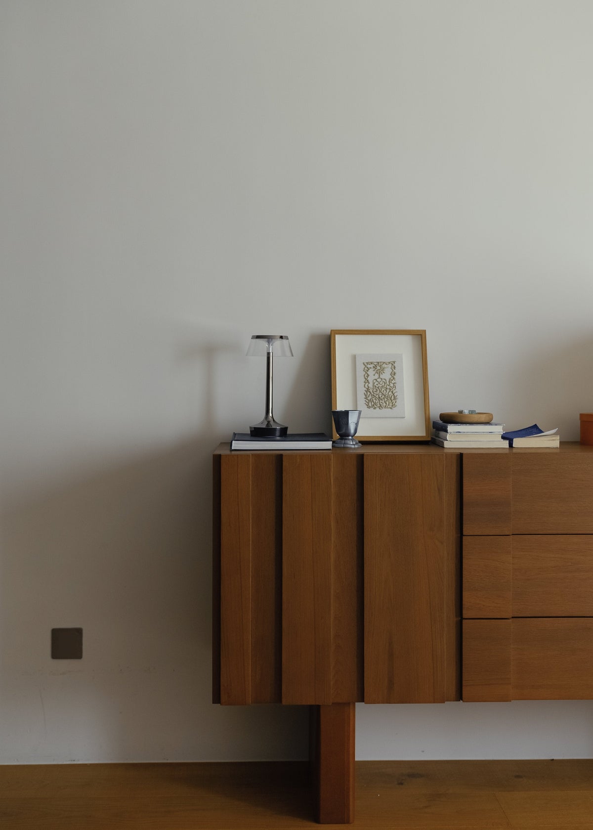 Bon Jour Unplugged – portable bordlampe fra FLOS - 1 - Jacobsen Plus