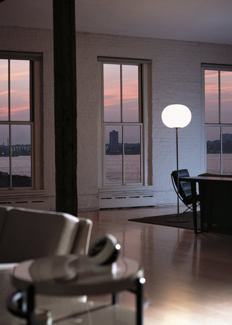 Glo-Ball F, Black Gulvlampe fra Flos - F1: Ø: 330 x H: 1350 mm - Jacobsen Plus