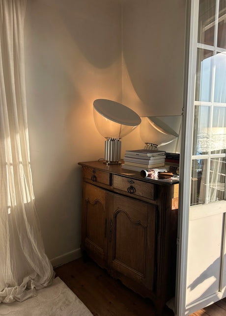 Taccia Bordlampe, small fra Flos - Silver - Jacobsen Plus