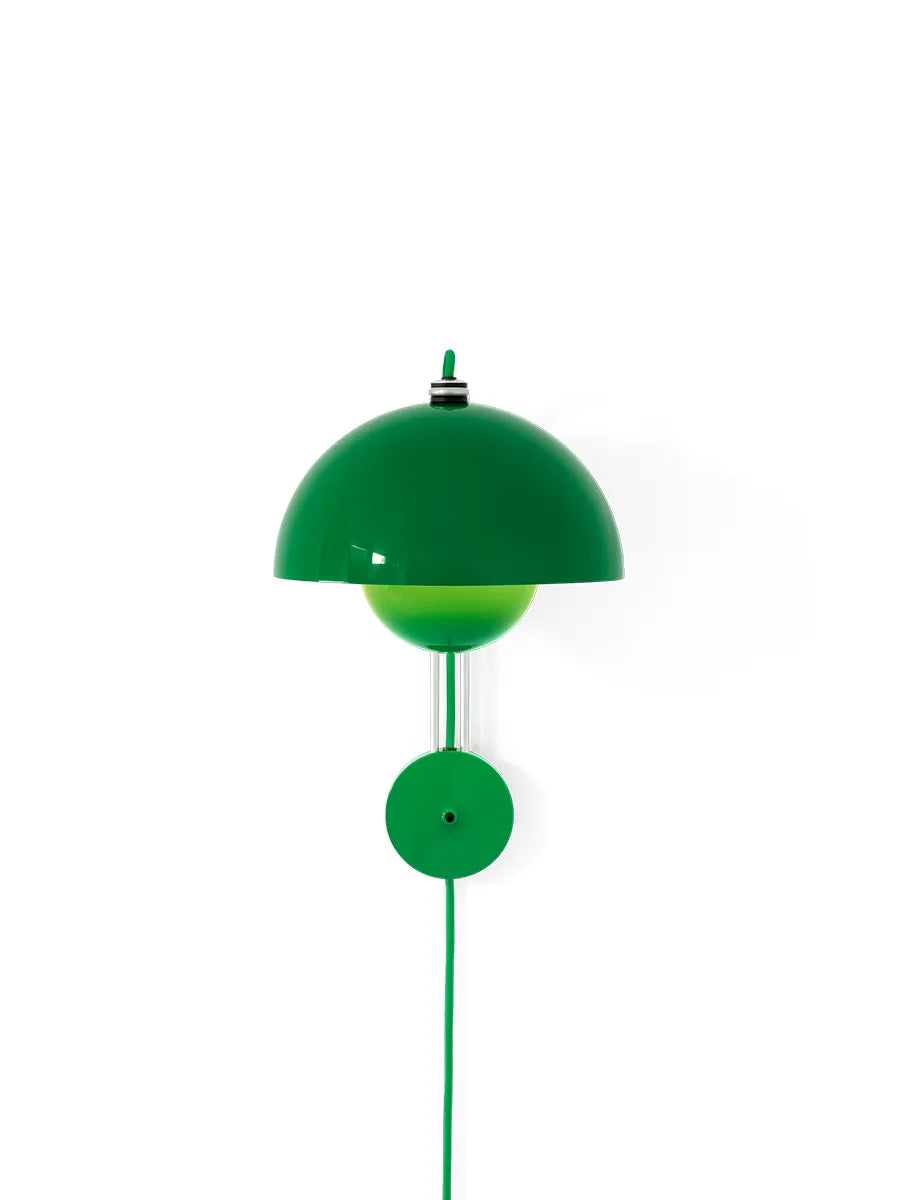 Flowerpot VP8 Væglampe af Verner Panton - Signal green / Med ledning - Jacobsen Plus