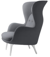 Ro Lænestol m. stel i aluminium fra Fritz Hansen - Christianshavn - 1170 Light Grey Uni - Jacobsen Plus