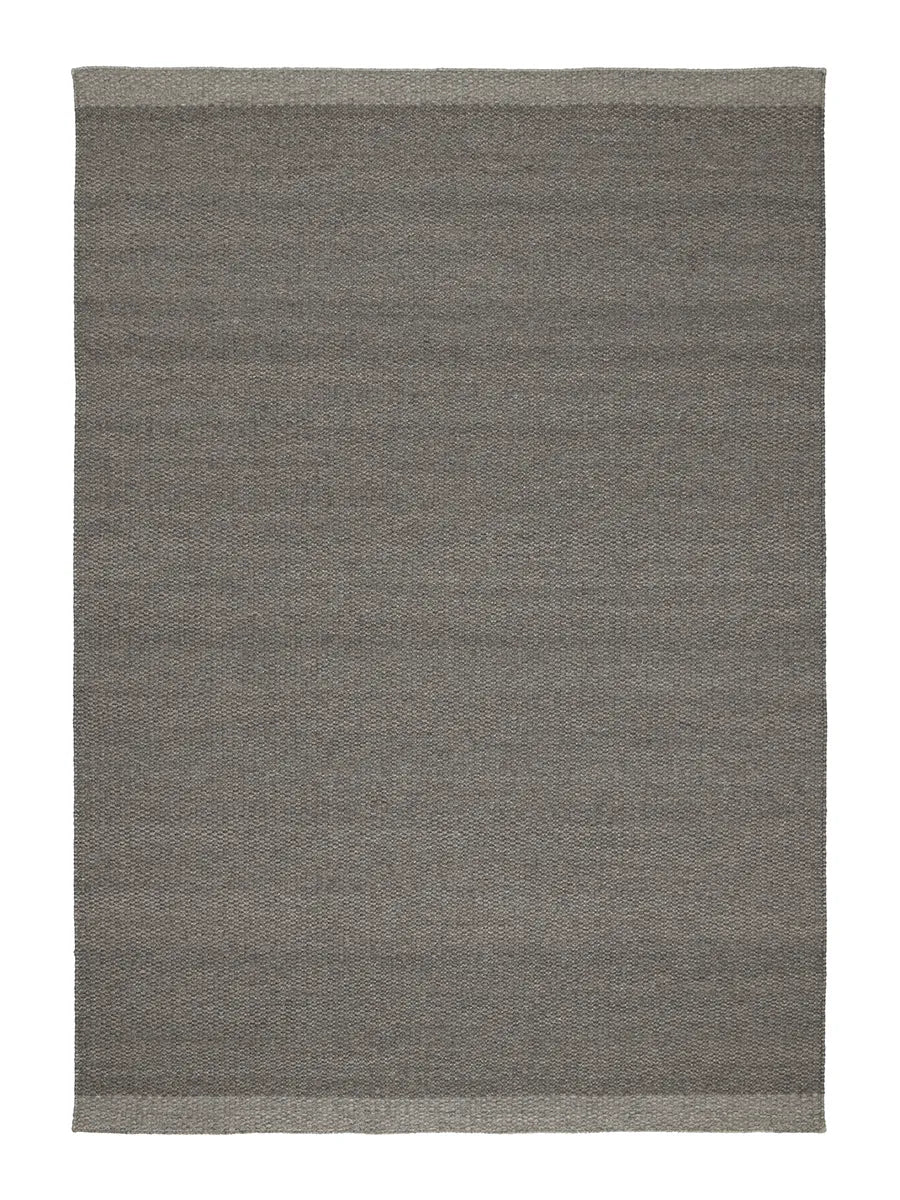 Frode Tæppe fra Linie Design - Charcoal / 140 x 200 cm - Jacobsen Plus