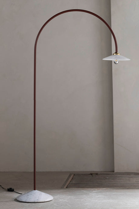 Standing Lamp No. 2 Marble fra Valerie Objects - Menie Red - Jacobsen Plus