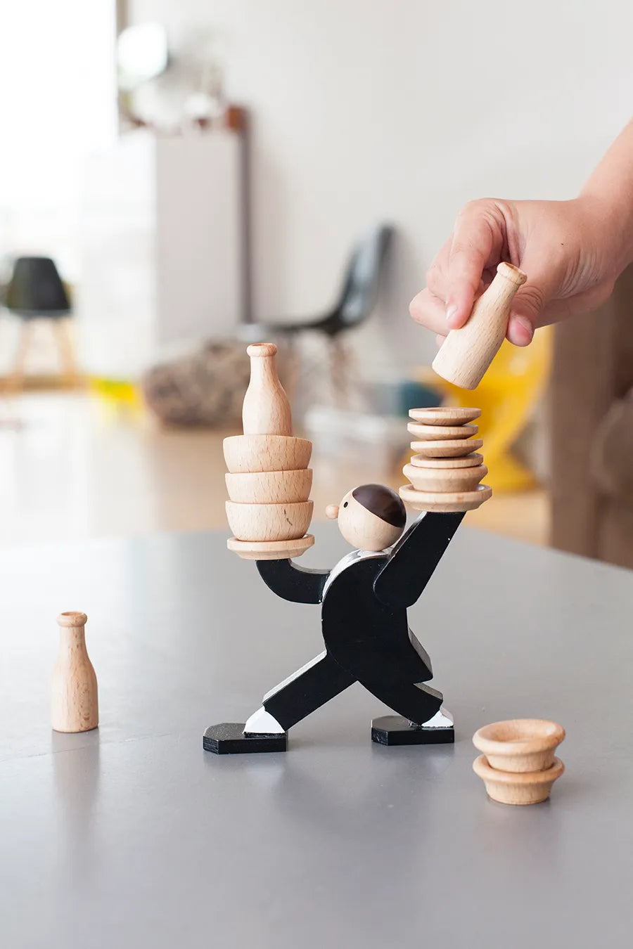 Kikkerland Don't Tip The Waiter, stacking game