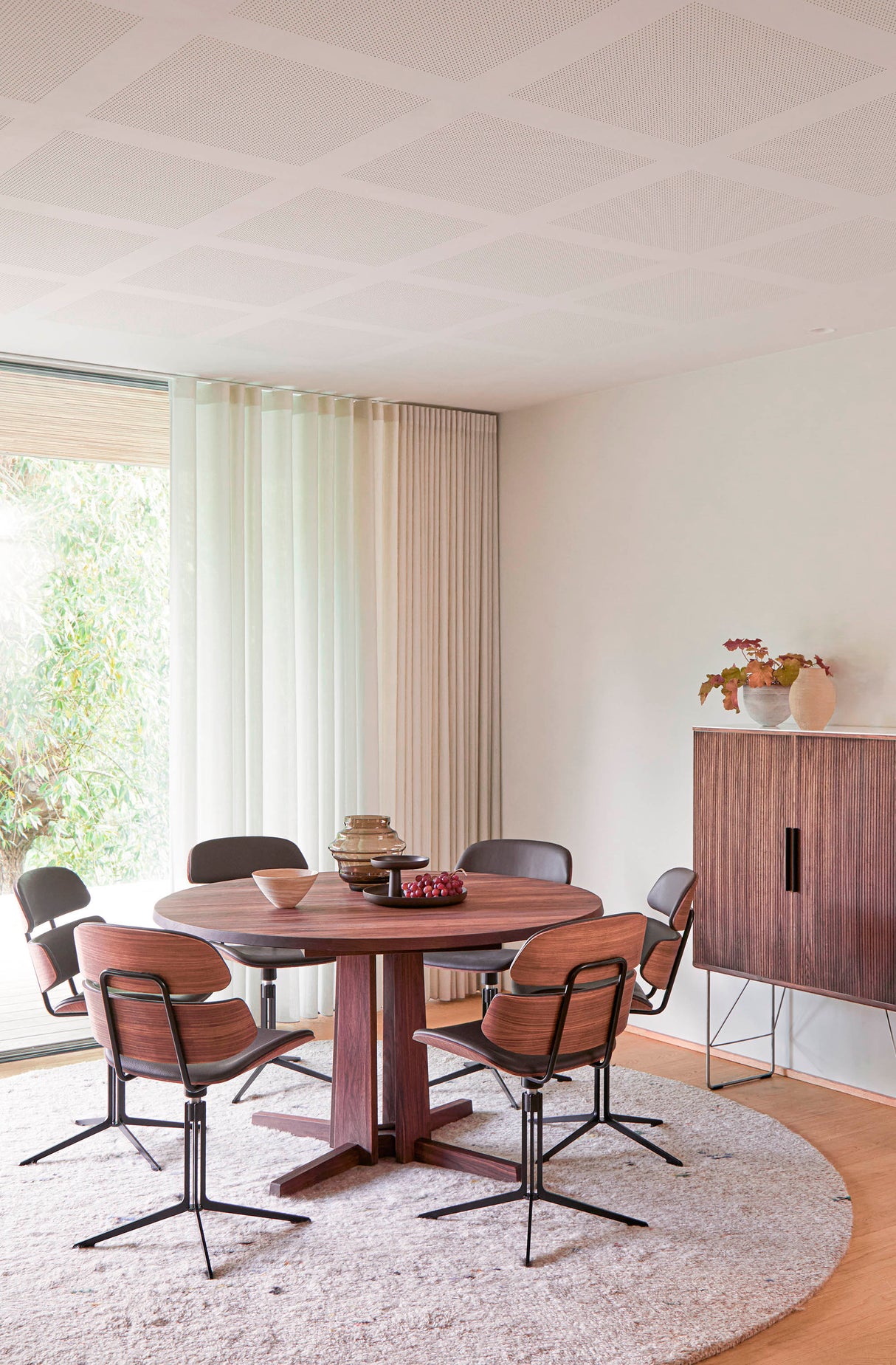 GM3182 Obelisk rundt bord m. udtræk Ø130 fra Gramrode Møbelfabrik - 2 - Jacobsen Plus