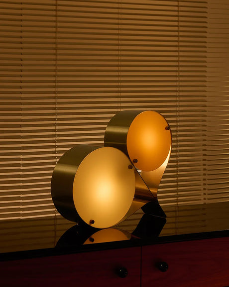 Coppia Table Lamp fra GUBI - Ivory & Blush - Jacobsen Plus