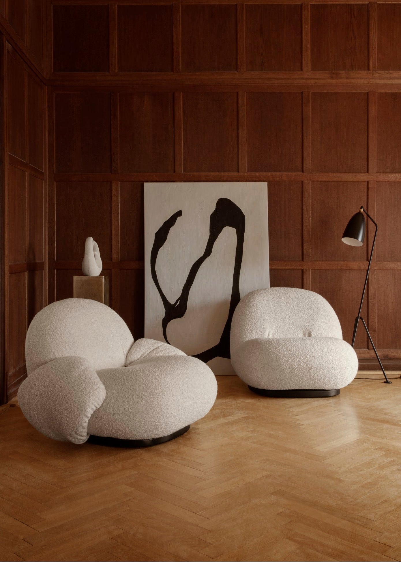 Gräshoppa gulvlampe fra GUBI