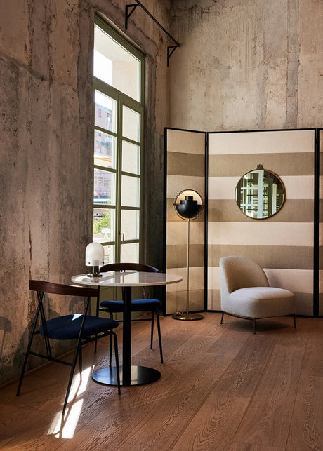 Violin Dining Chair, american walnut fra GUBI - 2 - Jacobsen Plus