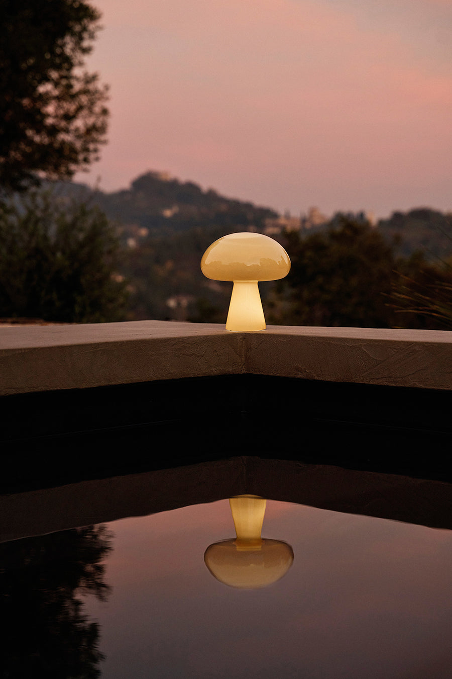 Obello Portable Bordlampe fra GUBI - 1 - Jacobsen Plus