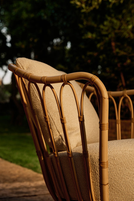 Grace Outdoor Lounge Chair fra GUBI - Alabaster White - Jacobsen Plus