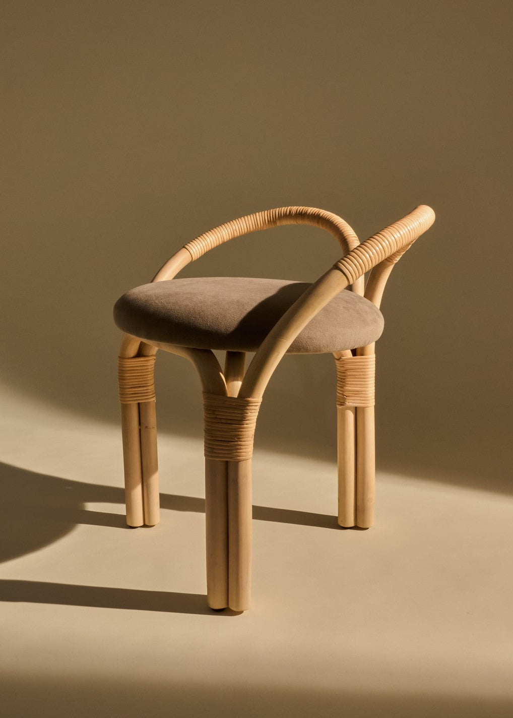 Bistra Stool fra GUBI - 1 - Jacobsen Plus