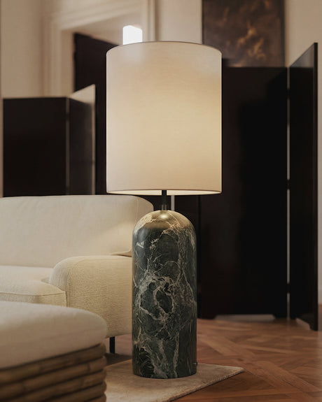 Gravity High XL Gulvlampe, hvid skærm fra GUBI - Sort marmor - Jacobsen Plus