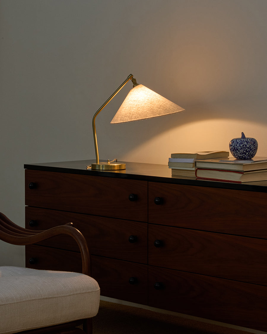 Gräshoppa bordlampe fra GUBI - 12 - Jacobsen Plus